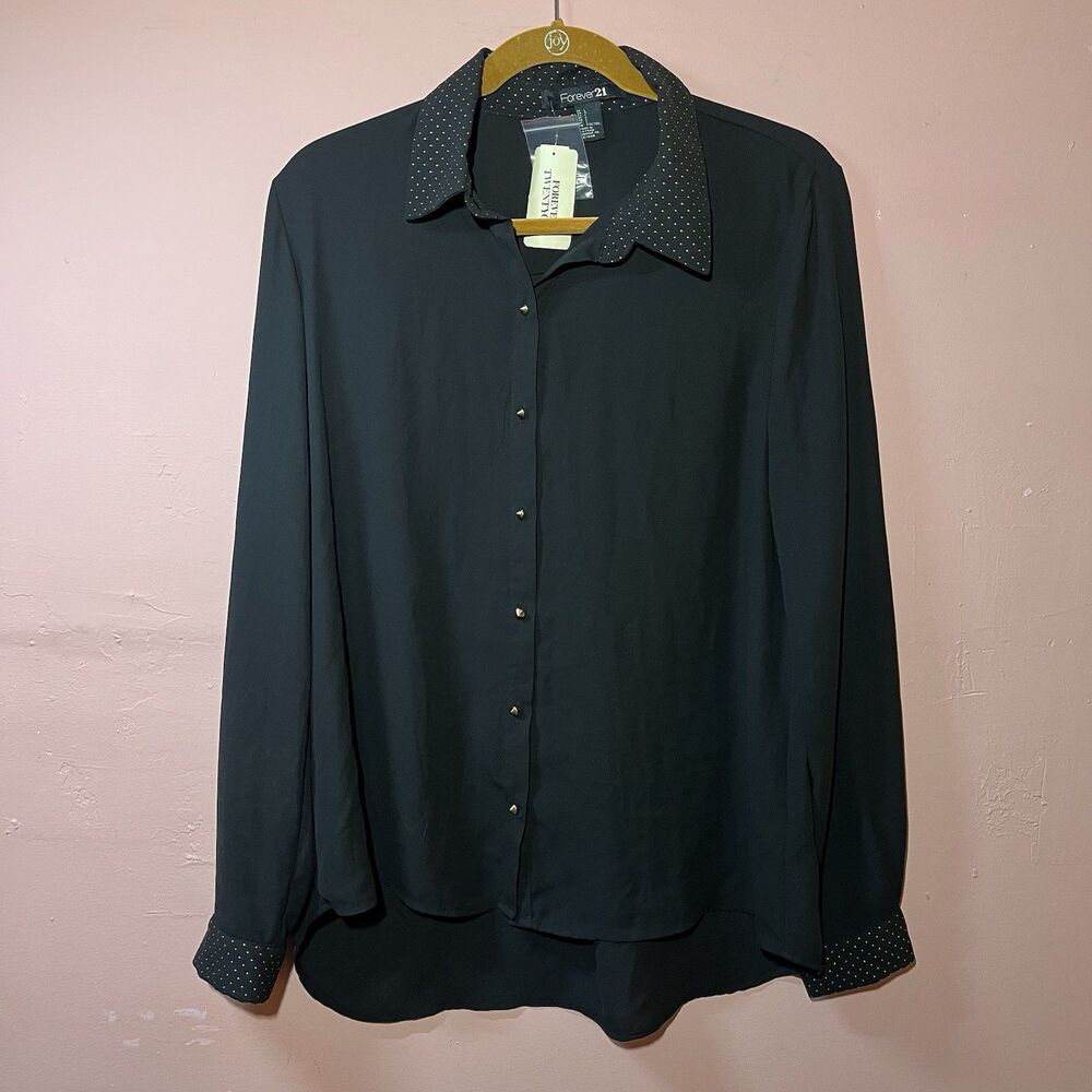 NWT Forever 21 Long Sleeve Button Blouse W Stud buttons Polka Dot Collar Large